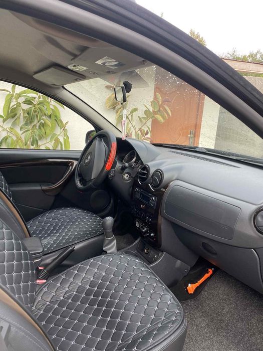 Vând Dacia Duster