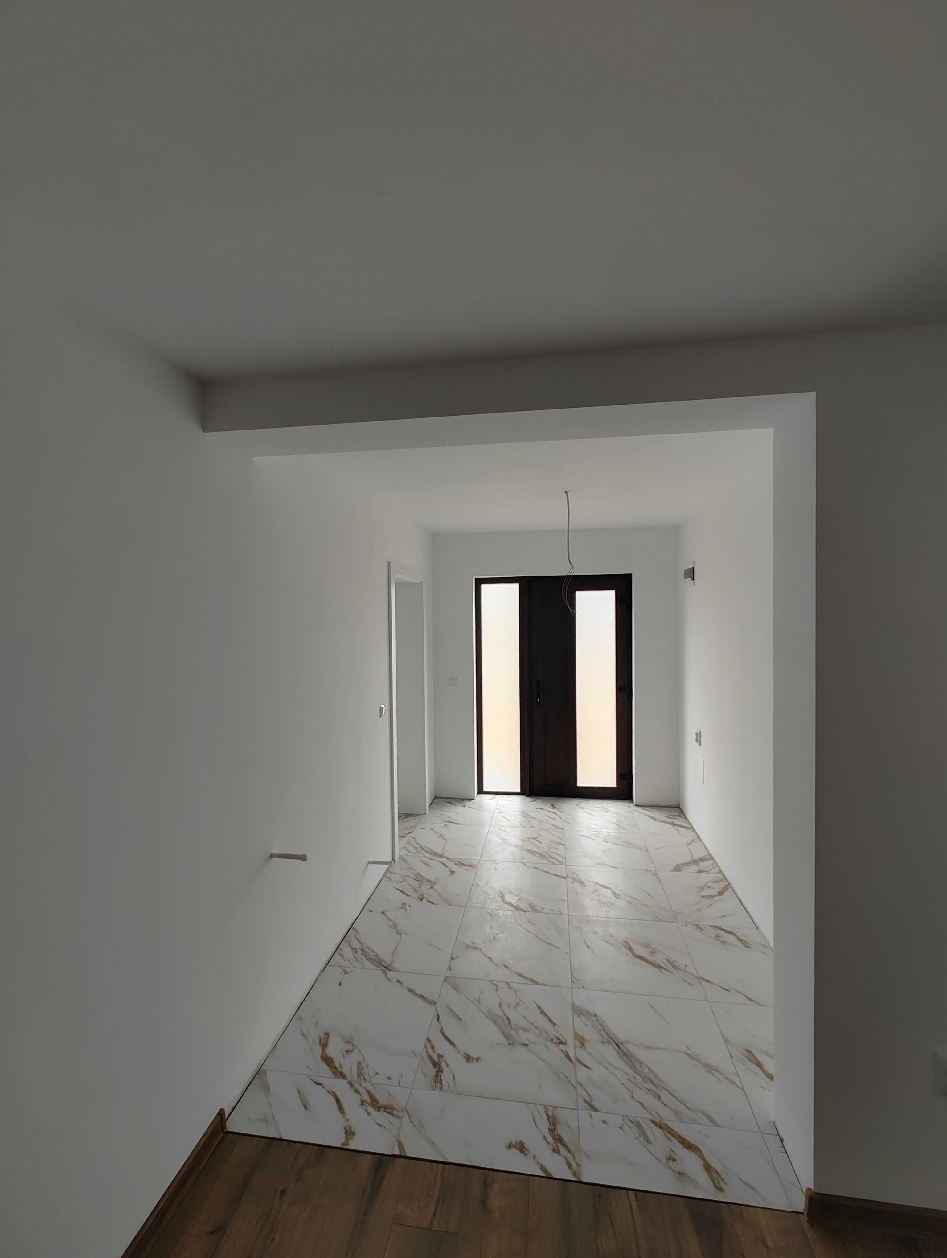 Propietar,Casa Holboca 4 Camere la Asfalt,Posibilitate Personalizare!