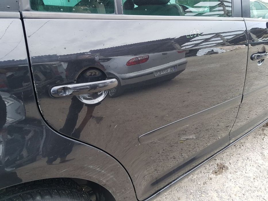 Usa / Portiera Dreapta Spate VW Touran 2003 - 2008 Cod Culoare LC9Z