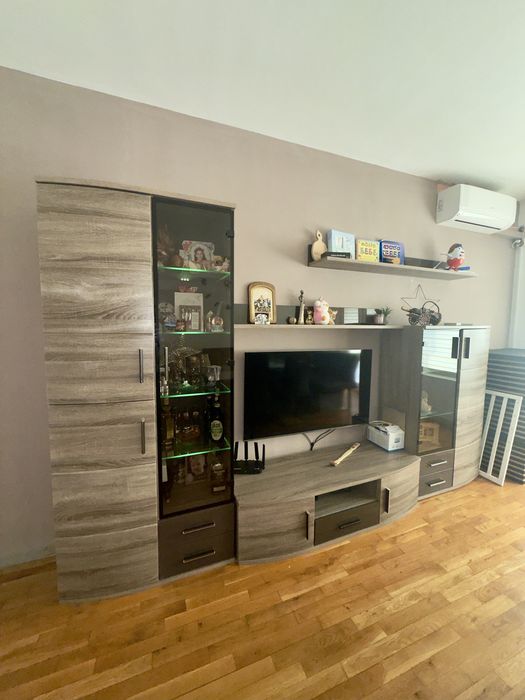 Холна секция със осветление