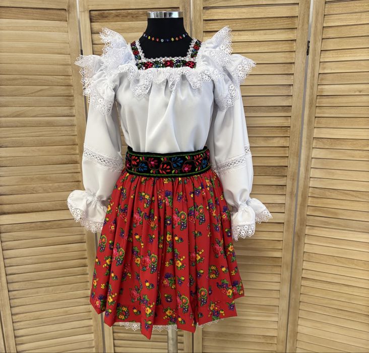 Costum poular de Maramures pentru femei