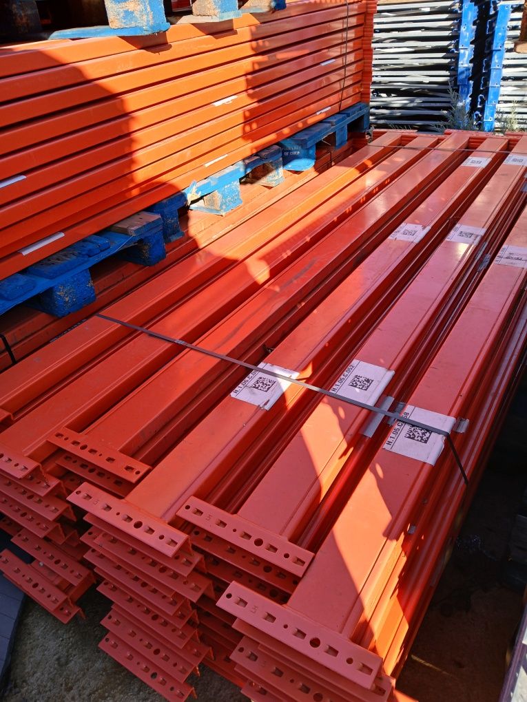Avem rafturi metalice industriale reglabile de vânzare
