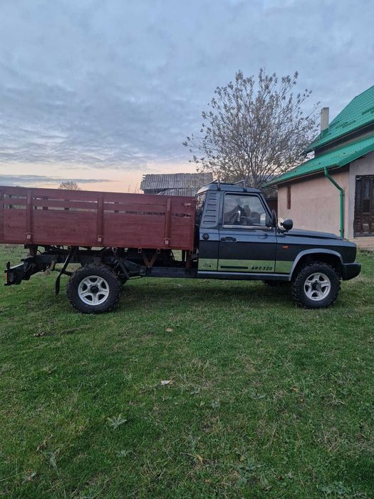 ARO 320 camioneta