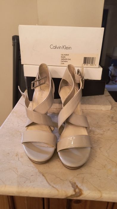 Sandale bej  Calvin Klein, cu toc, din piele naturala
