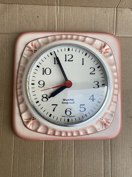 Ceas de perete din portelan