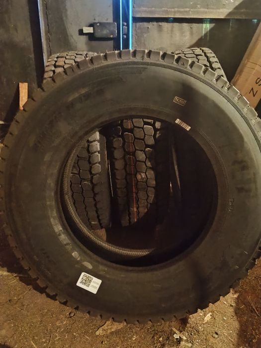 Шины новые 215 75 комерческие