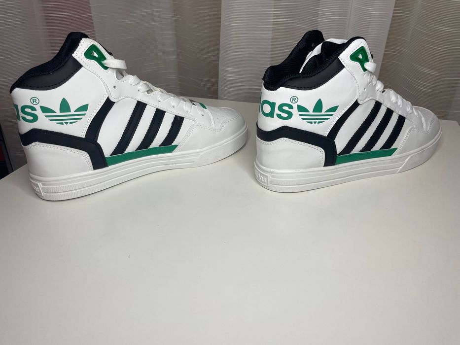 Pantofi sport Adidas stil gheata noi nr.36 si 37