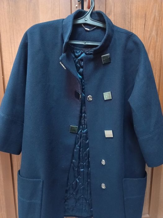 Короткий пальто тёмно синего цвета кашимир