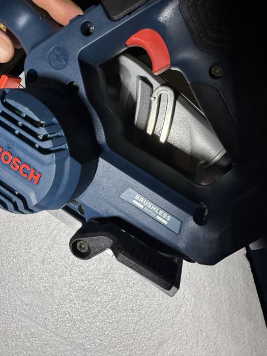 Fierastrau circular  profesional  Bosch GKS 18v 57-2 din 2024