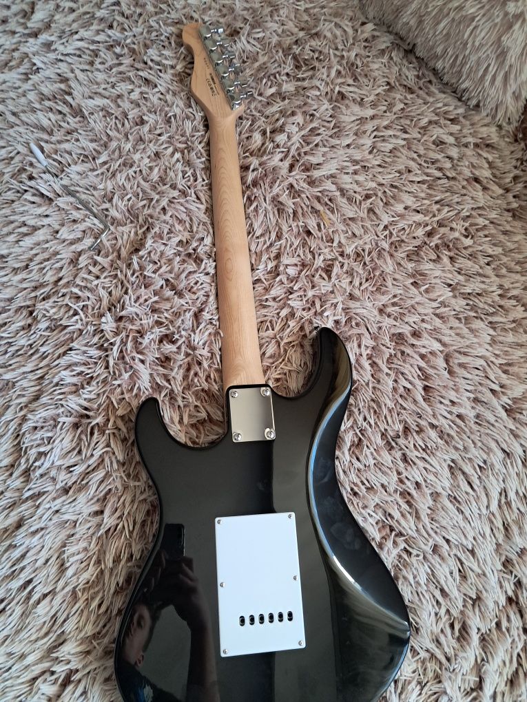 Китара yamaha EG 112C