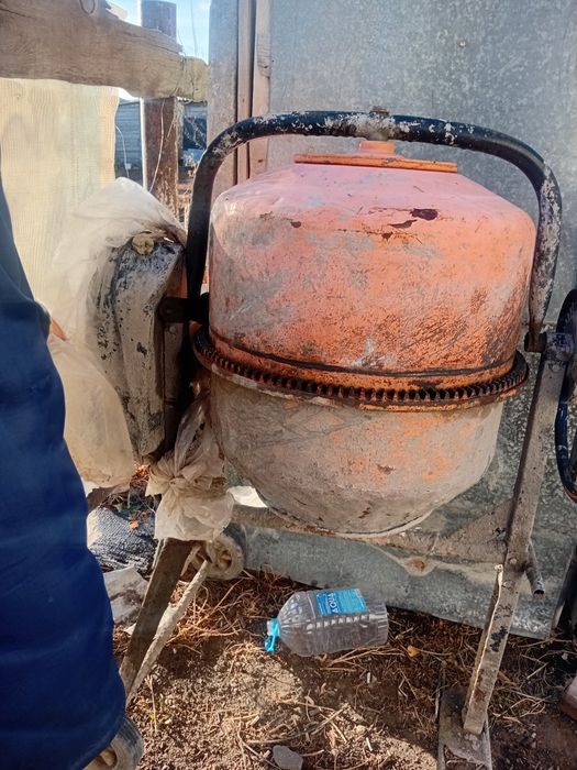 Продам бетономешалку