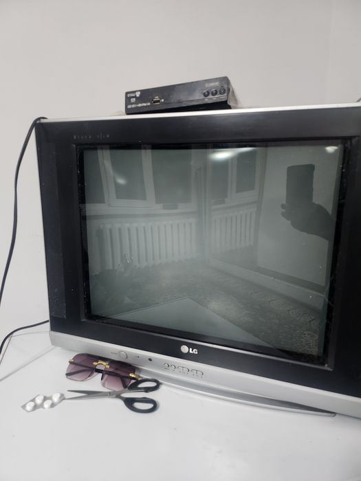 Телевизор LG продам