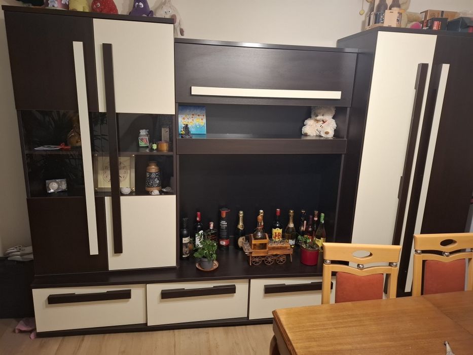 Vând mobila living