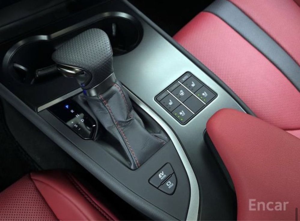 Lexus UX250h F-Sport 2024