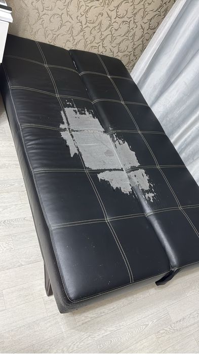 Продам диван  смотреть район парка горького