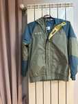 Geacă sport copil – model color-block, stil urban, ca nouă