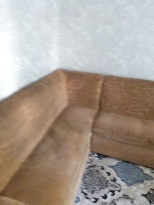 Уголок сотилади б/у