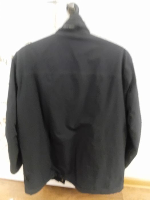 Куртку продается