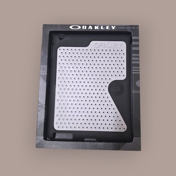 Кейс OAKLEY за iPad 2nd+3rd+4th generation 16,32,64,128 GB