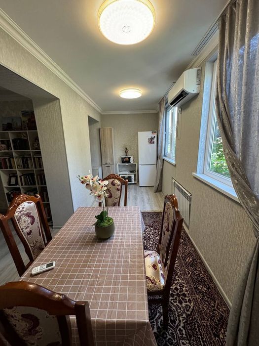 Продается 3х ком кв-ра на ул. Юсуф Хос Ходжиба, ор-р: парк Бабура,80м²