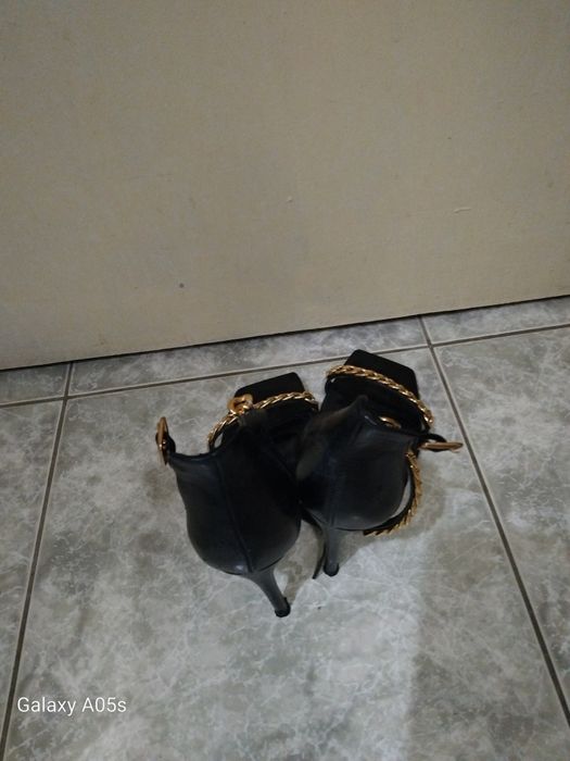 Дамски сандали на ток размер 37