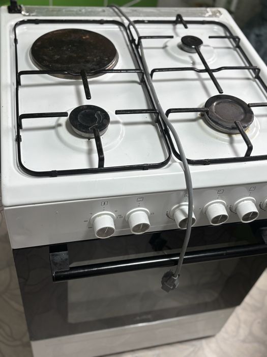 Продам газ плиту