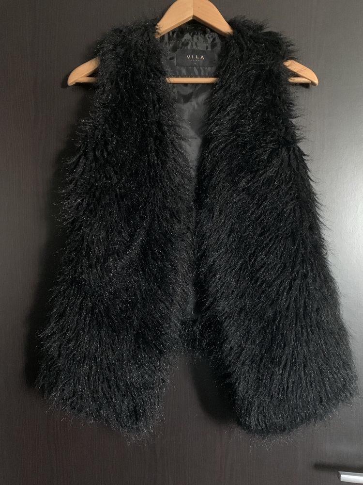 Vand doua veste negru/maro