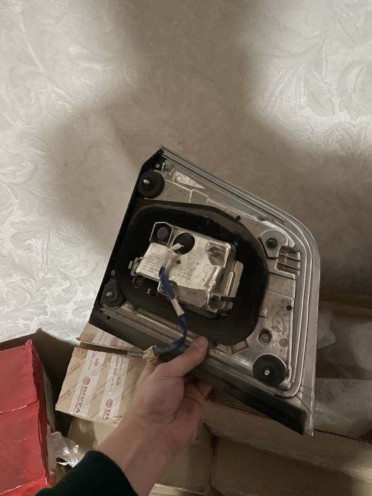 Lexus 570lx faralari sotiladi sotsaniya ideal aybi yoq remont bumagan