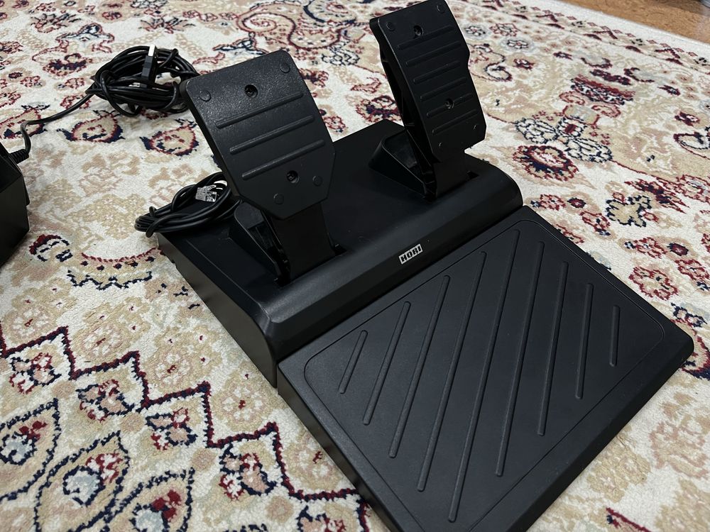 Игровой руль Hori Racing Wheel APEX