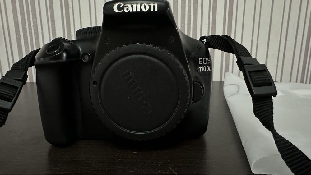 Продам фотоаппарат Саnon 1100D на запчасти