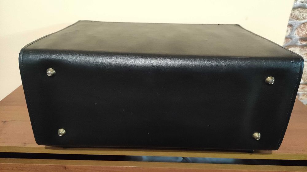 Голям кожен бизнес куфар подсилена конструкция