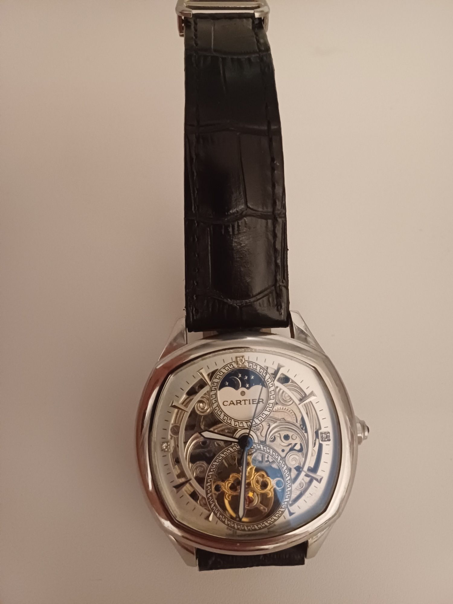 Продам часы Cartier 200000