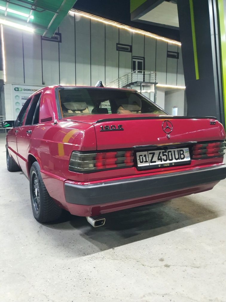 Mercedes Benz 190