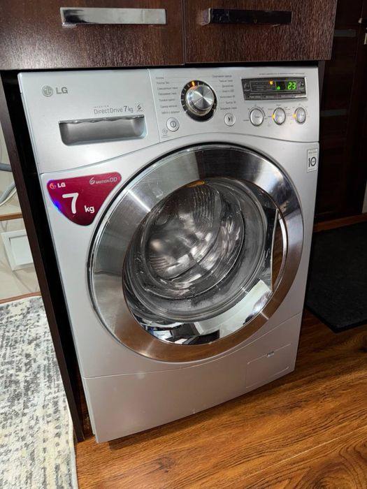 Стиральная машинка LG 7 кг в идеальном состоянии