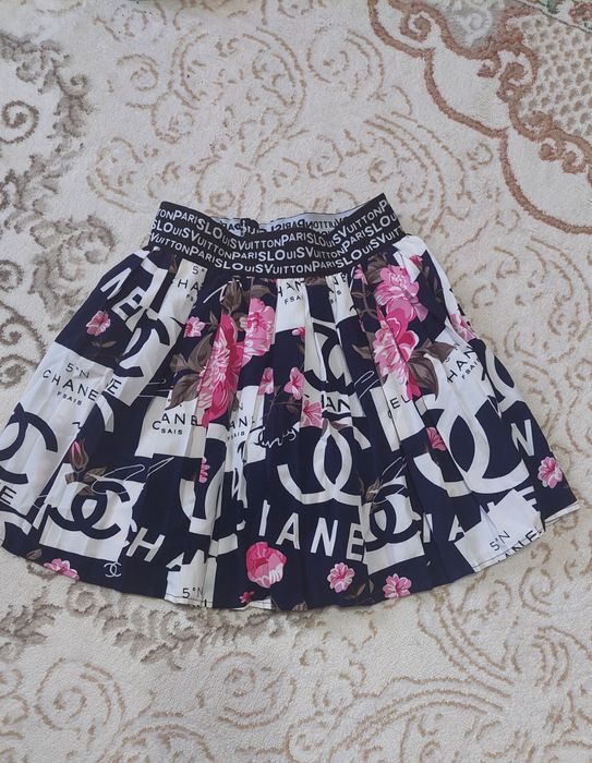 Продам юбку для девочки.