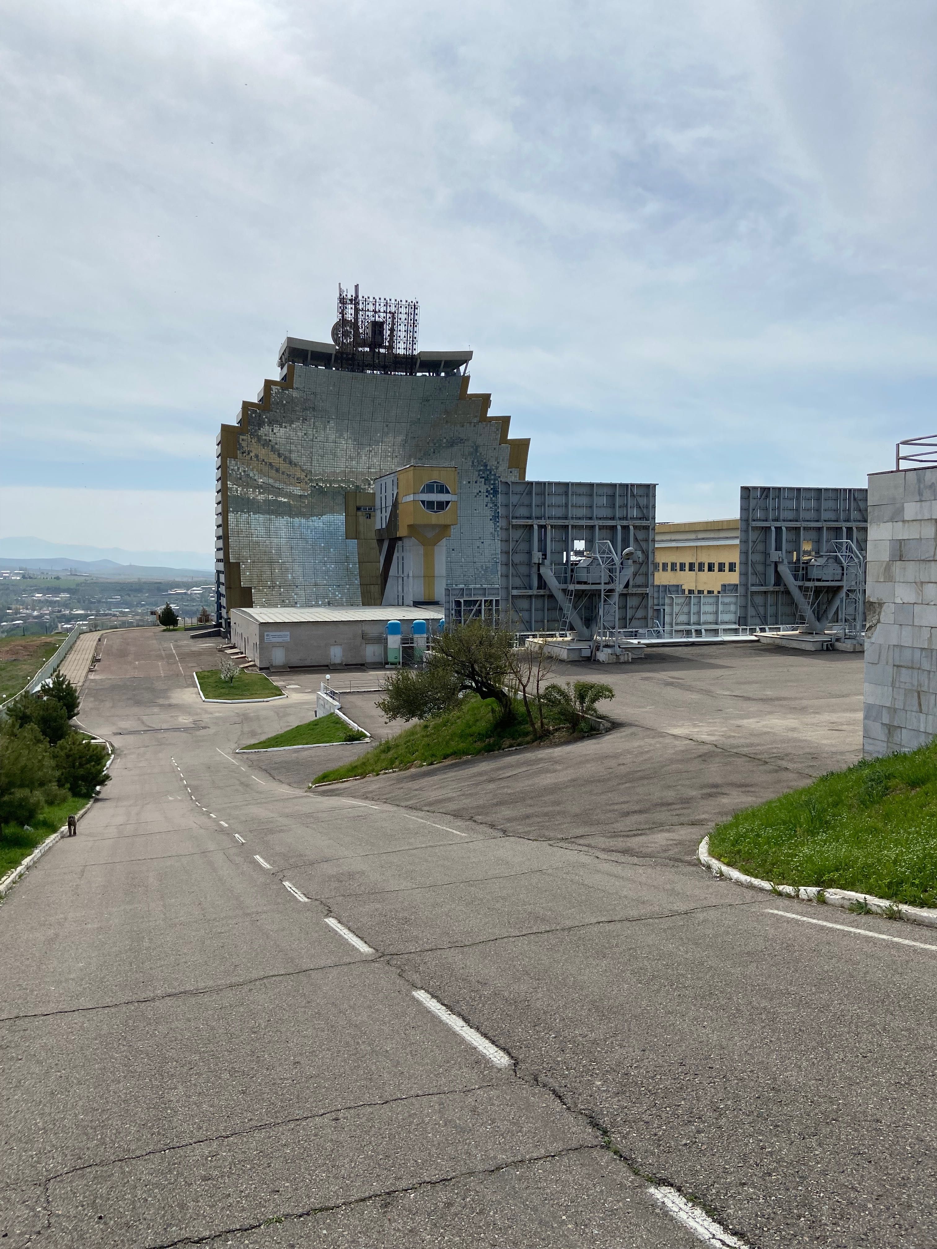 Такси в Самарканд. Поездки в горы Тянь Шань.Нефритовые.Микрик 7мест.