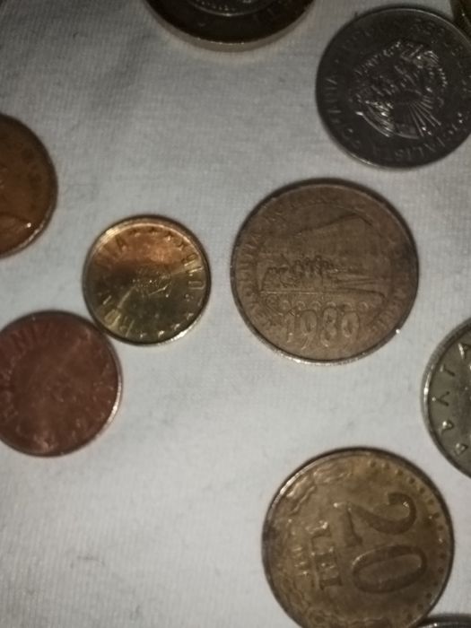 Monezi straine si romanesti