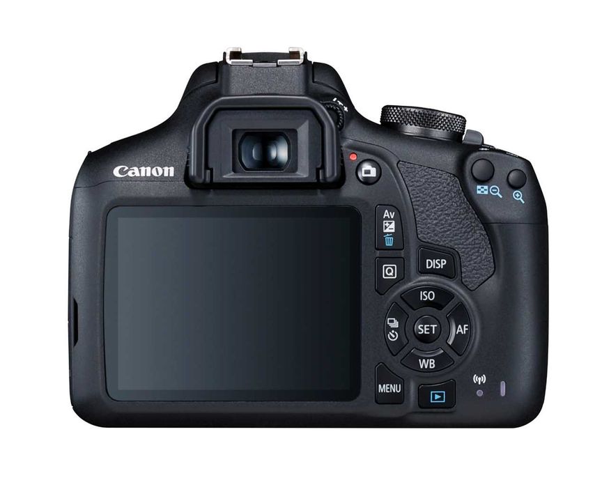 Фотоапарат DSLR Canon EOS 2000D,24.1 MP + Обектив EF-S 18-55 мм IS II
