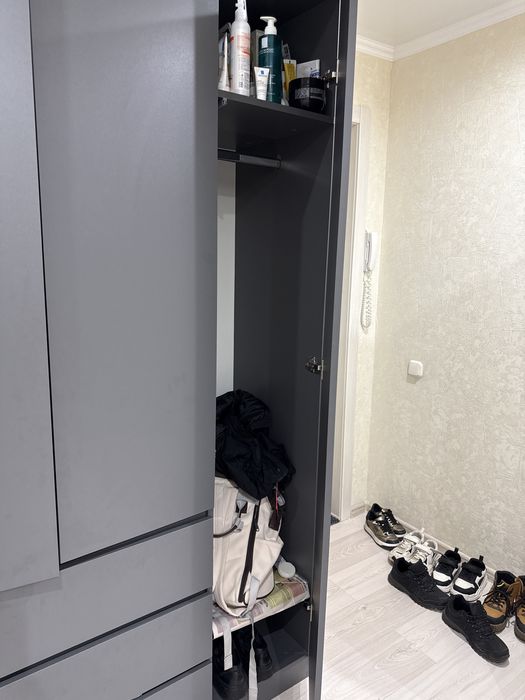 Шкаф в прихожую , спальню
