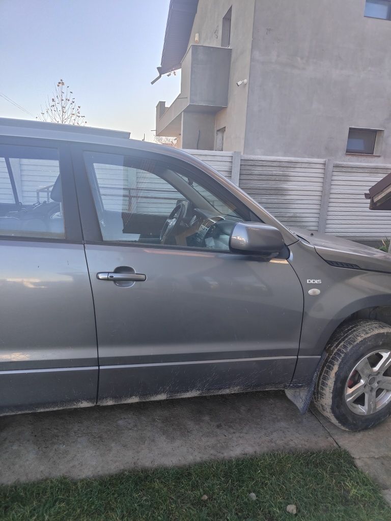 Vând dezmembrez Suzuki Grand Vitara 19 diesel 2007