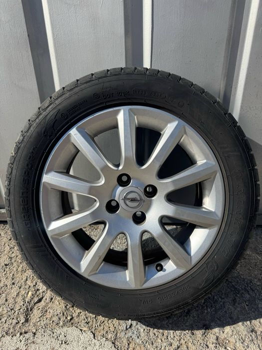 Джанти с гуми 205 55 16 Opel
