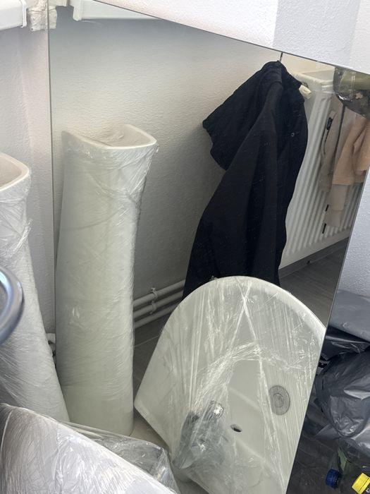 Lavoar cu picior +oglinda + baterie chiuveta