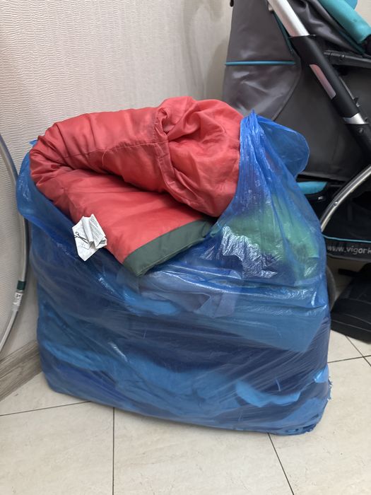 Бесплатно отдам деткие вещи