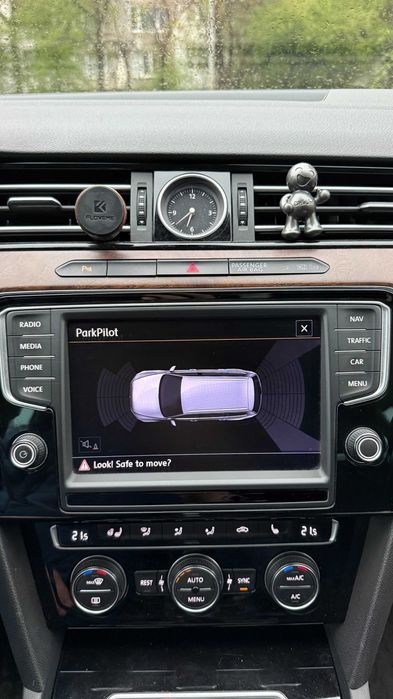 Навигация Медия за VW Passat ОРИГИНАЛНА !!!