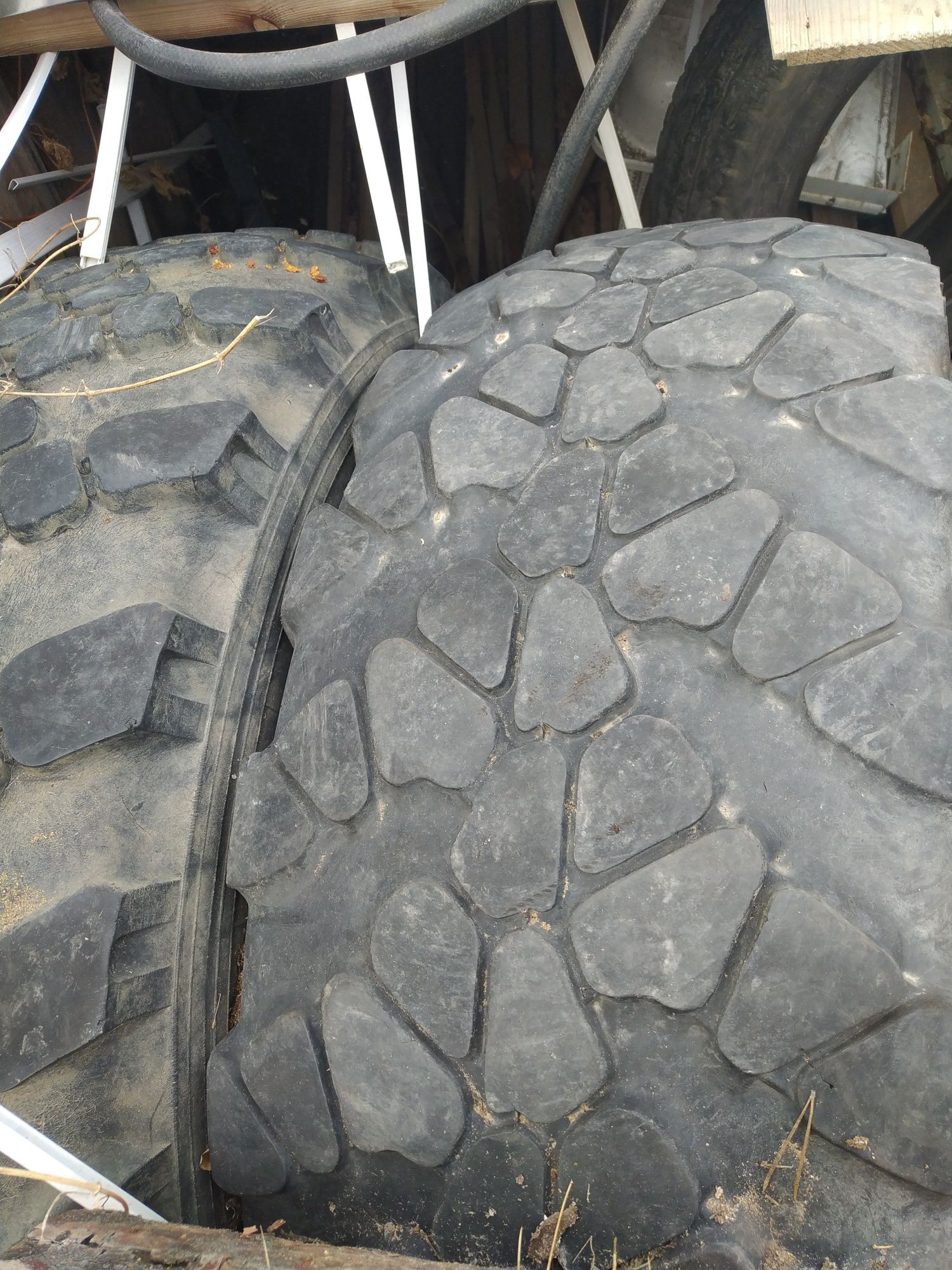 Продаю Резины всесезонка  425/85R21