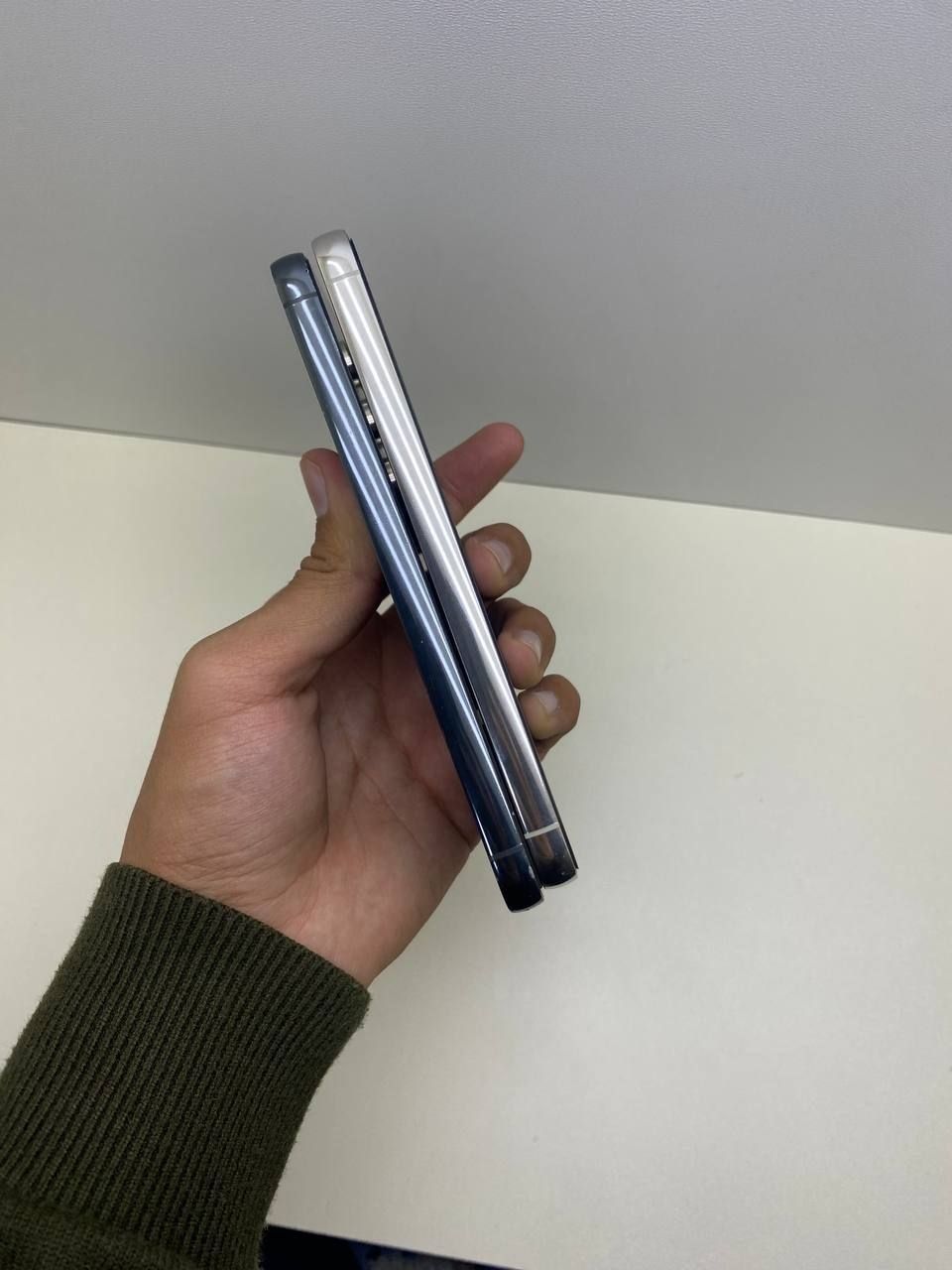 Samsung galaxy s23 5G 8/256gb snapdragon 8 gen 2