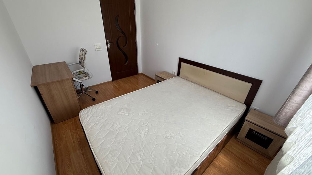 Apartament + parcare - de vânzare - strada Stejarului