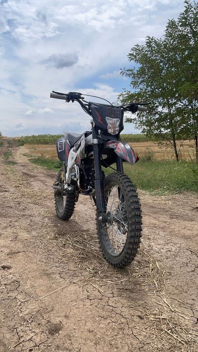 Vand cross kxd 125cc în stare perfecta