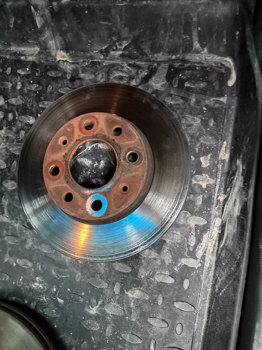 Spark aporniy tomoznoy disk