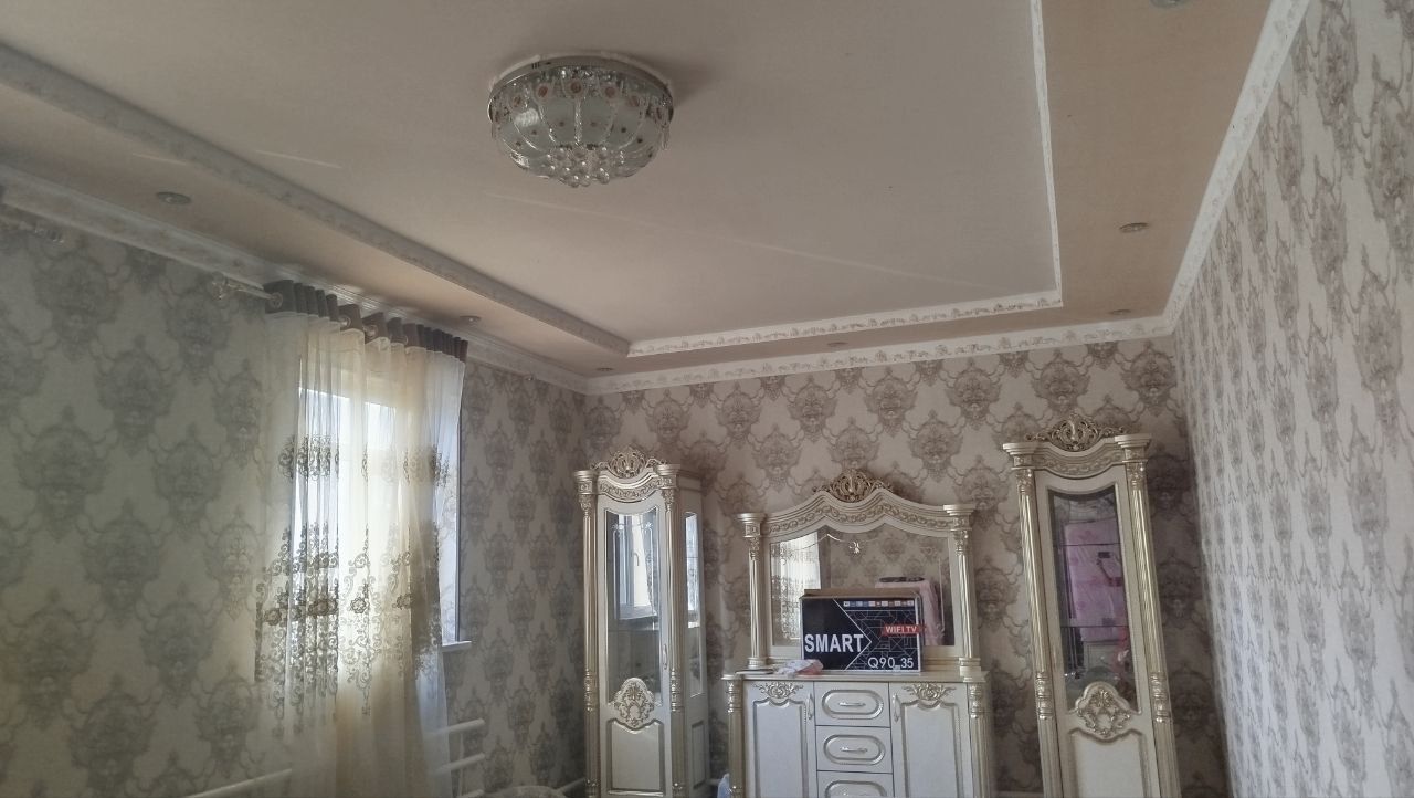 Hovli sotiladi 8 sotix